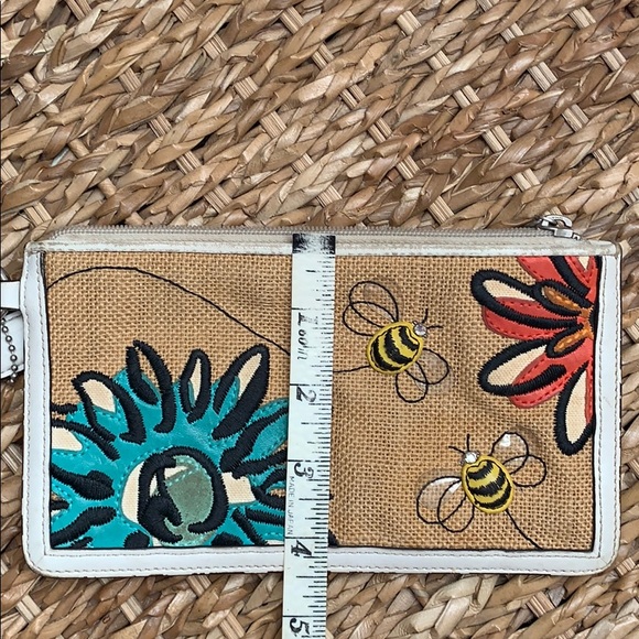 Coach Burlap Bee Wristlet 🐝 - Picture 8 of 8